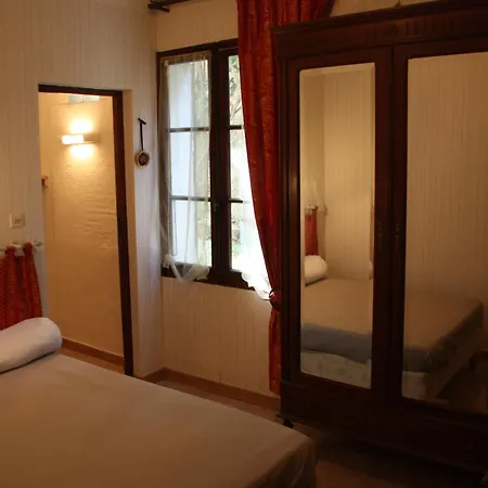 Apartment 100 M 2 Situe Dans Pinede Et Familiale *