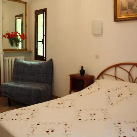 100 M 2 Situe Dans Pinede Et Familiale Apartment