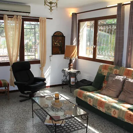 Apartment 100 M 2 Situe Dans Pinede Et Familiale *