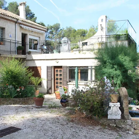 100 M 2 Situe Dans Pinede Et Familiale *